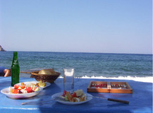 Salade grecque vue sur mer...