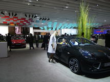 RENAULT… en prise avec le futur ! RENAULT… en prise avec le futur !