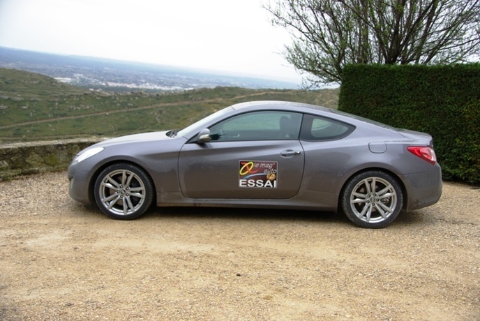 Hyundai Genesis Coupé 3.8 V6 Pack Executive Auto… Hyundai Genesis Coupé 3.8 V6 Pack Executive Auto…