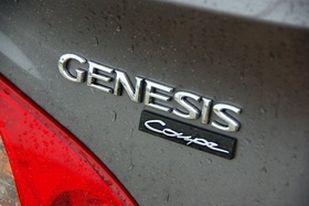 Hyundai Genesis Coupé 3.8 V6 Pack Executive Auto… Hyundai Genesis Coupé 3.8 V6 Pack Executive Auto…