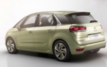 Citroën reprend un élément stylistique cher à Audi : le hayon qui englobe les optiques.