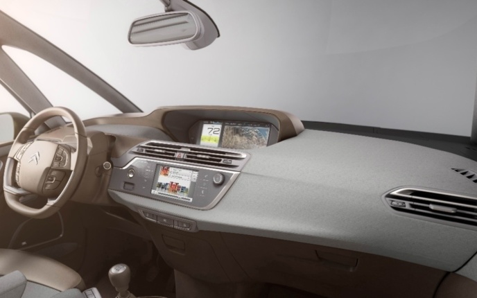 L'interface est 100 % tactile. L'ergonomie est simplifiée au maximum